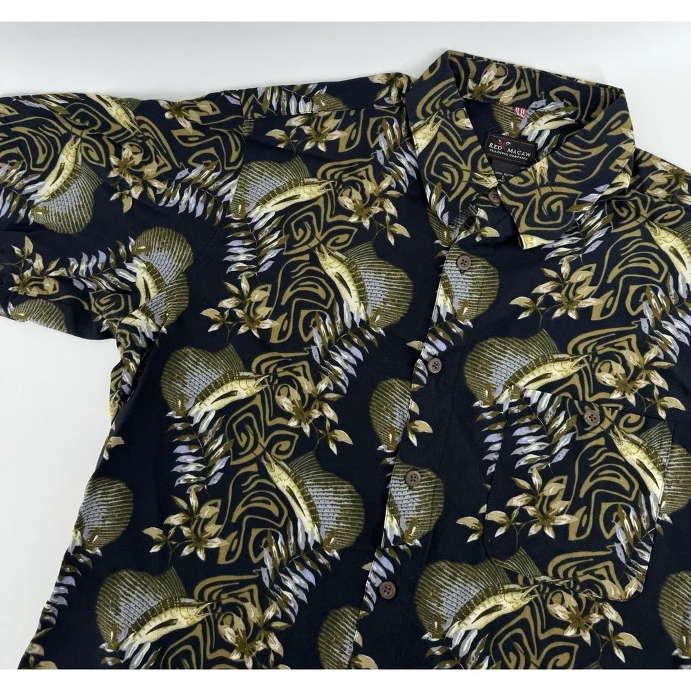 Red Macaw Hawaiian Shirt Men's Size L 100% Rayon‎ Floral Tropical Beach Aloha